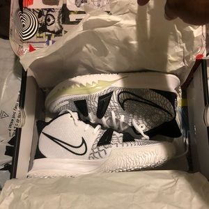 Nike Kyrie 7 (Brand New)